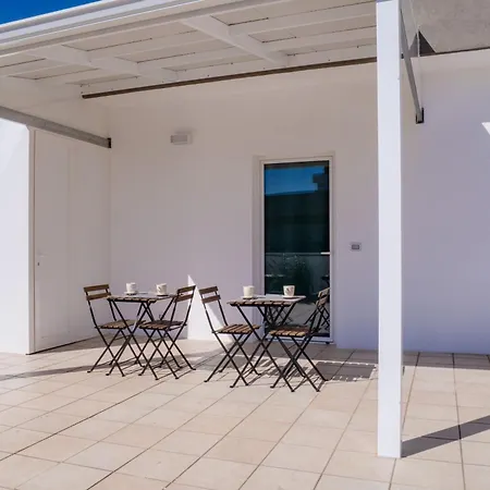 Lägenhet La Terrazza Del Galateo *
